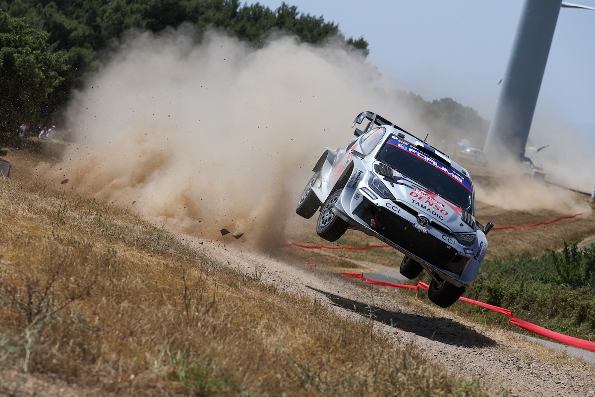Rally Italia Sardegna 2025: Ogier conquista per la quinta volta la Sardegna trionfano anche Daprà e Fontana Rally Italia Sardegna 2025: Ogier conquista per la quinta volta la Sardegna trionfano anche Daprà e Fontana