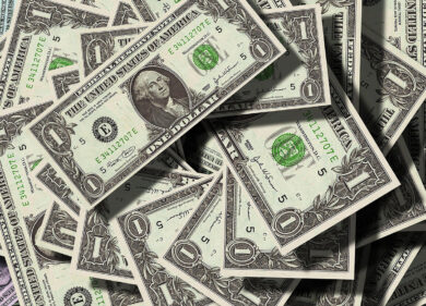 Crescono i milionari negli Usa, così la Borsa fa ricchi gli americani. Calo dei super ricchi in Europa