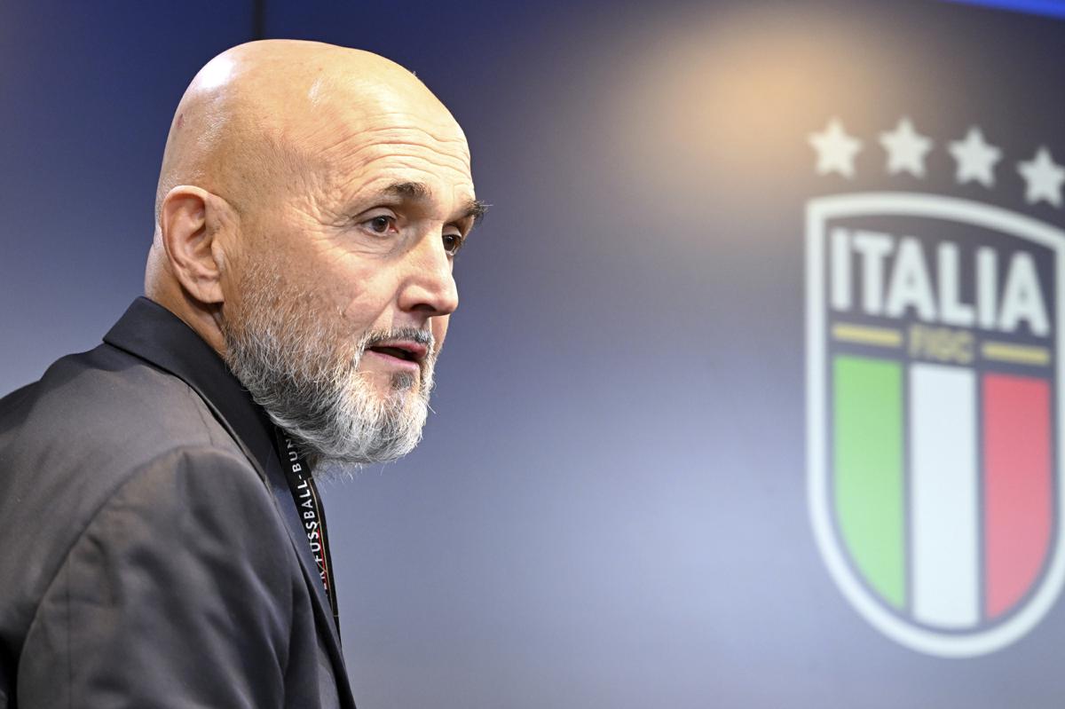 Ascolti tv, oltre 7 milioni di spettatori per l’ultimo saluto a Spalletti in Nazionale. Giletti batte Porro e Formigli Ascolti tv, oltre 7 milioni di spettatori per l’ultimo saluto a Spalletti in Nazionale. Giletti batte Porro e Formigli
