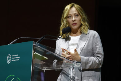 Meloni: “Ora il taglio delle tasse per il ceto medio. Il fisco deve aiutare la società, non soffocarla”