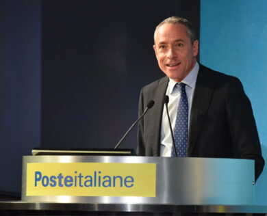 Poste Italiane, addio alle vecchie app: ora cambia tutto. Ecco che cosa fare prima del 30 giugno