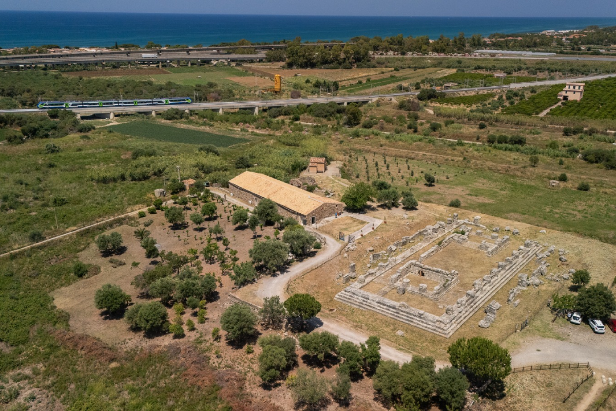Gruppo FS, inaugurata oggi a Palermo la mostra sulla necropoli di Himera svelata durante i cantieri ferroviari