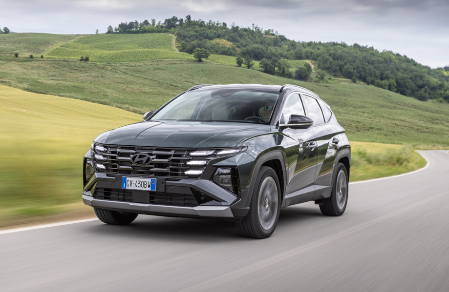 Hyundai TUCSON: il SUV più amato si rinnova con tecnologia, comfort e powertrain elettrificati