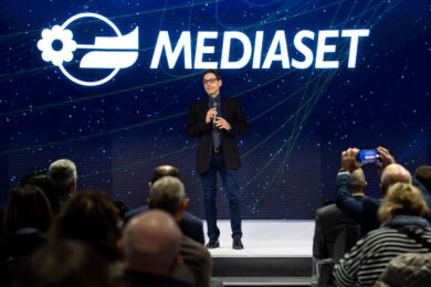Mediaset alla ricerca di un giornalista di sinistra e il 12 giugno nell’access il ricordo di Silvio Berlusconi a reti unificate. Retroscena