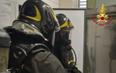 Si rompe un frigo con una miscela esplosiva al Politecnico di Milano: locali evacuati