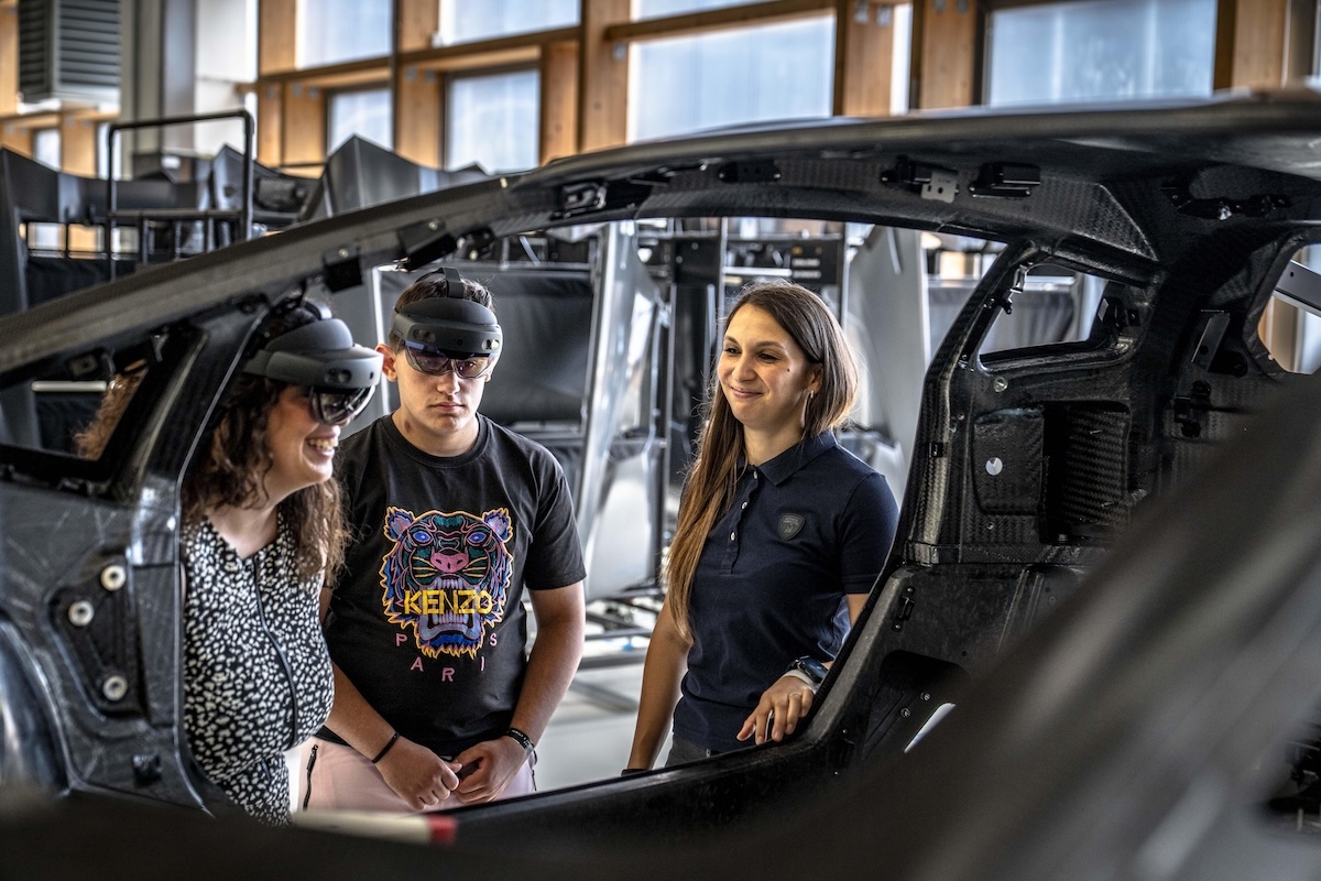 Lamborghini apre le porte ai suoi eroi silenziosi: il successo del Family & Friends Day 2025 Lamborghini apre le porte ai suoi eroi silenziosi: il successo del Family & Friends Day 2025