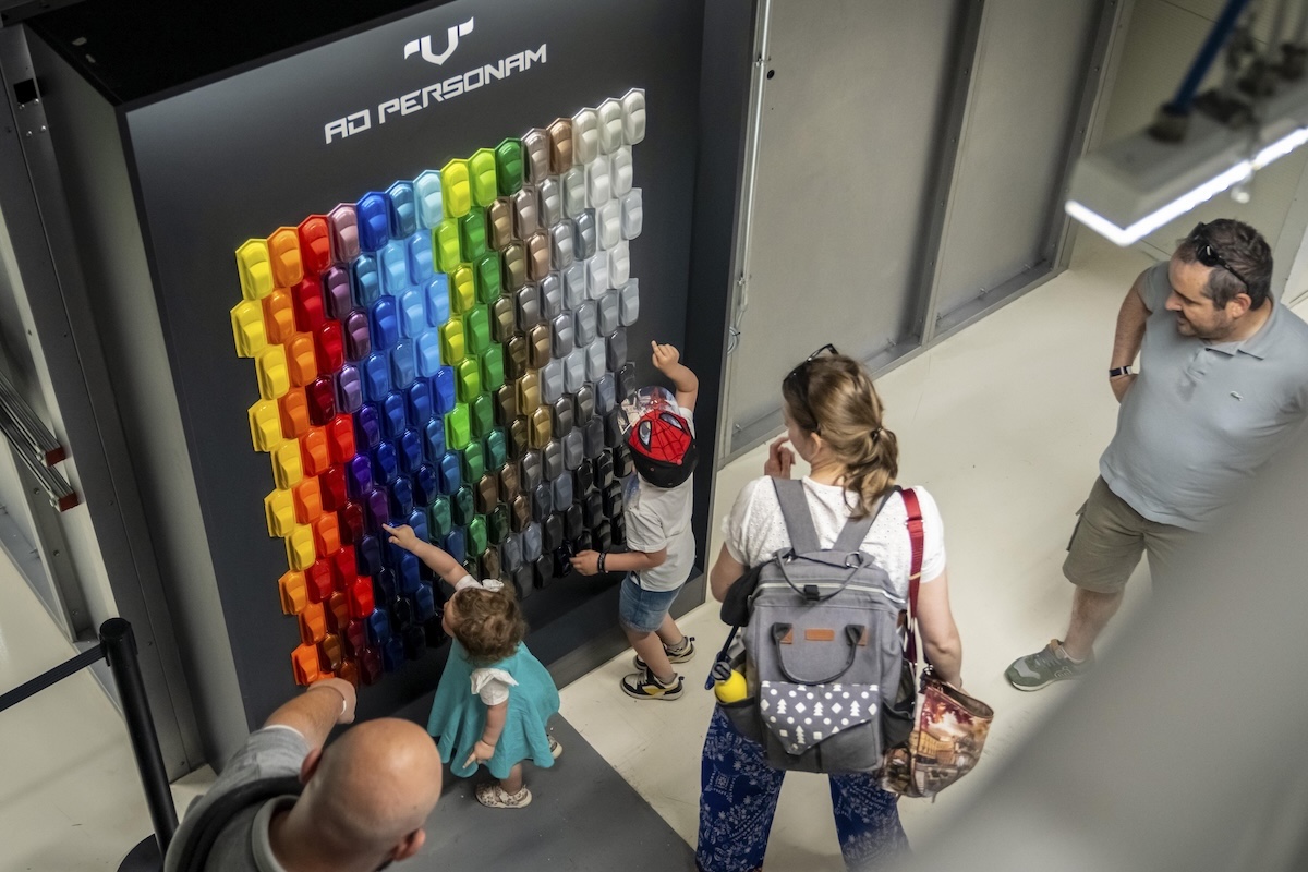 Lamborghini apre le porte ai suoi eroi silenziosi: il successo del Family & Friends Day 2025 Lamborghini apre le porte ai suoi eroi silenziosi: il successo del Family & Friends Day 2025