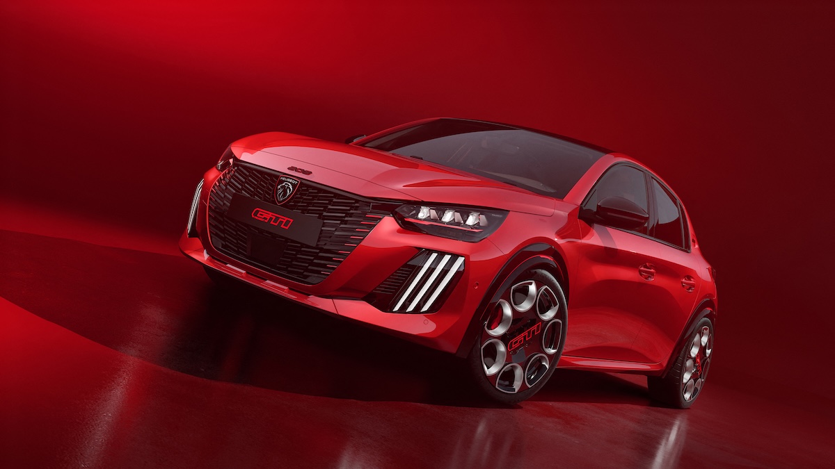 Peugeot svela la E-208 GTi: il ritorno elettrico della regina hot hatch, tra storia, prestazioni e visione green Peugeot svela la E-208 GTi: il ritorno elettrico della regina hot hatch, tra storia, prestazioni e visione green