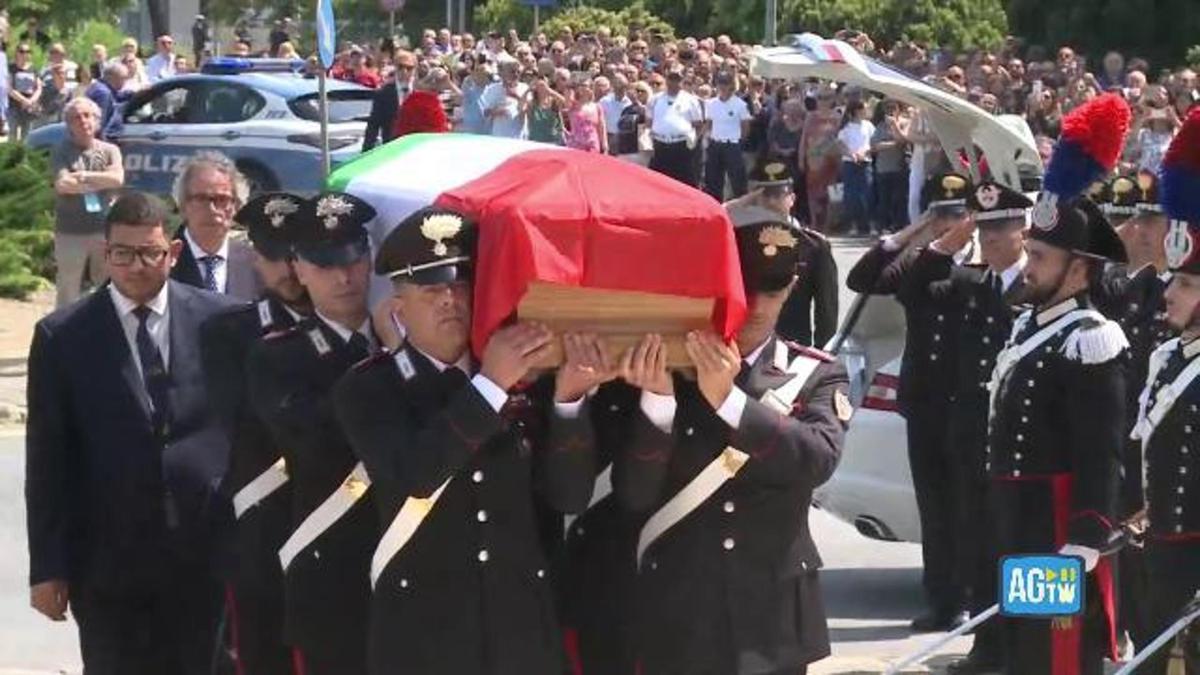Ostuni, l’ultimo saluto a Carlo Legrottaglie con il Presidente Sergio Mattarella