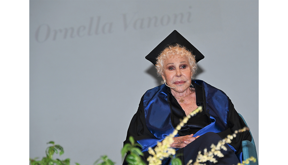 Ornella Vanoni riceve laurea ad honorem all’Università Statale di Milano Ornella Vanoni riceve laurea ad honorem all’Università Statale di Milano