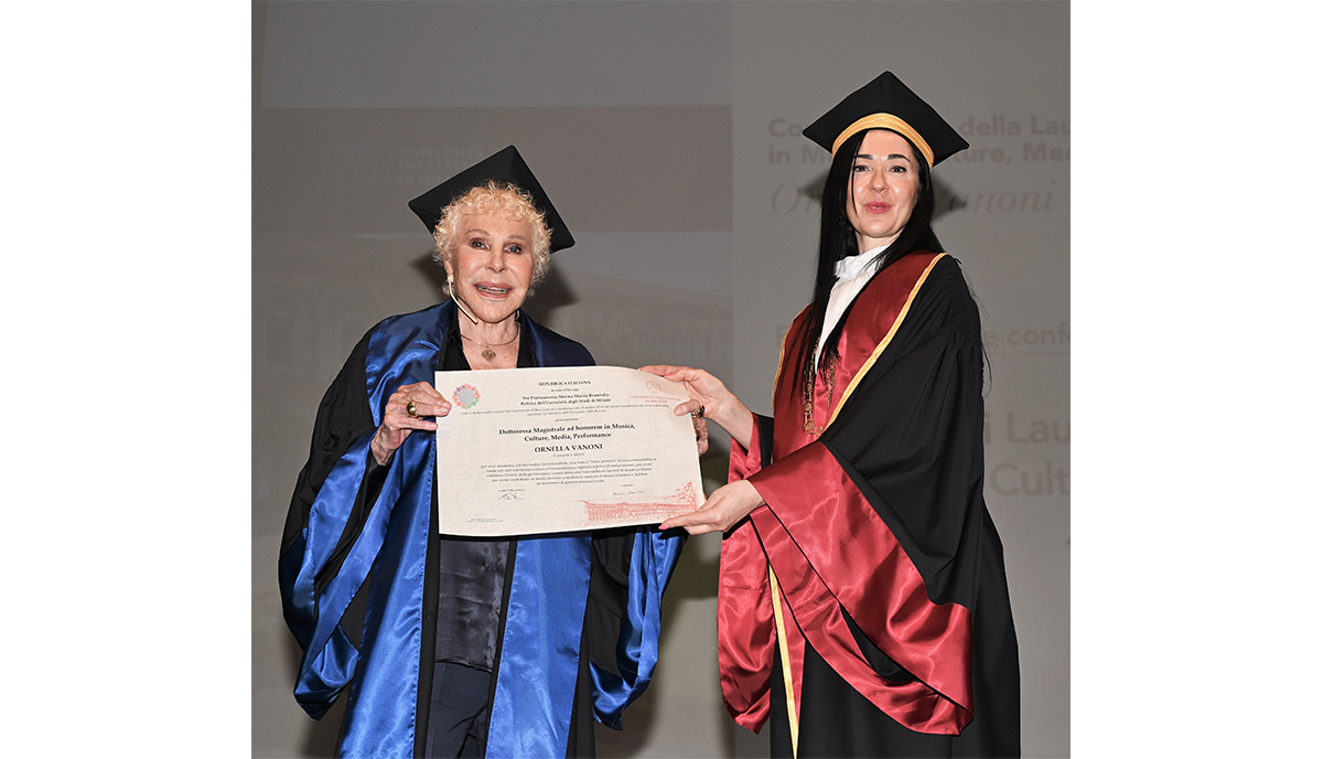 Ornella Vanoni riceve laurea ad honorem all’Università Statale di Milano Ornella Vanoni riceve laurea ad honorem all’Università Statale di Milano