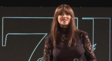 Taormina, si chiude con Monica Bellucci: fan, premio e… Tim Burton