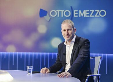 Casaleggio, in rosso la società dell’ex pentastellato: persi 102 mila euro nel 2024. I conti a raggi X