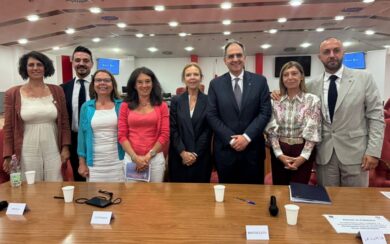 “Neanche con un fiore”: a Milano un convegno per accendere i riflettori sulla violenza contro le donne