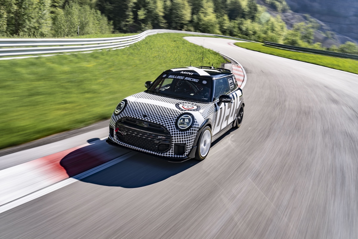 Samantha Tan debutta con la MINI alla 24 Ore del Nürburgring