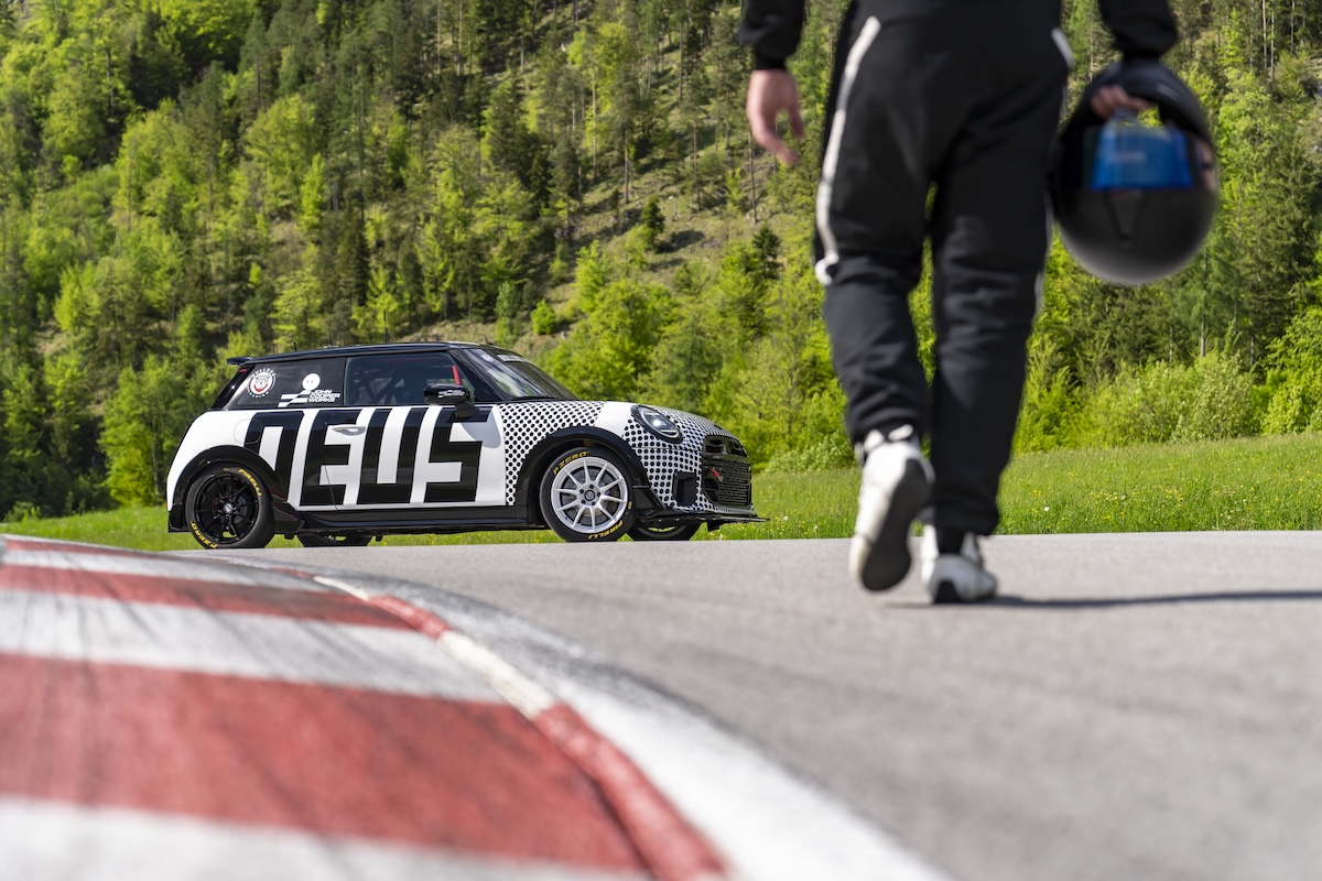 Samantha Tan debutta con la MINI alla 24 Ore del Nürburgring