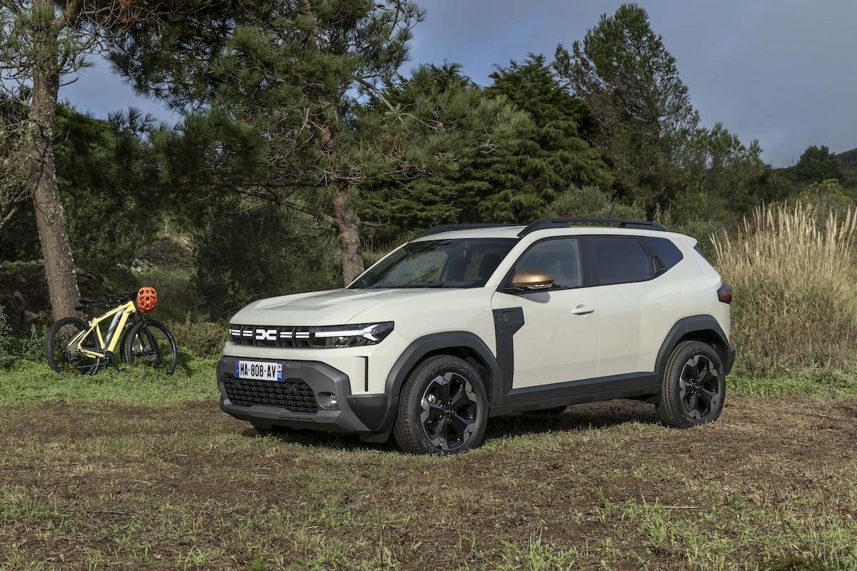 Dacia Duster 2025: design essenziale e robusto Dacia Duster 2025: design essenziale e robusto