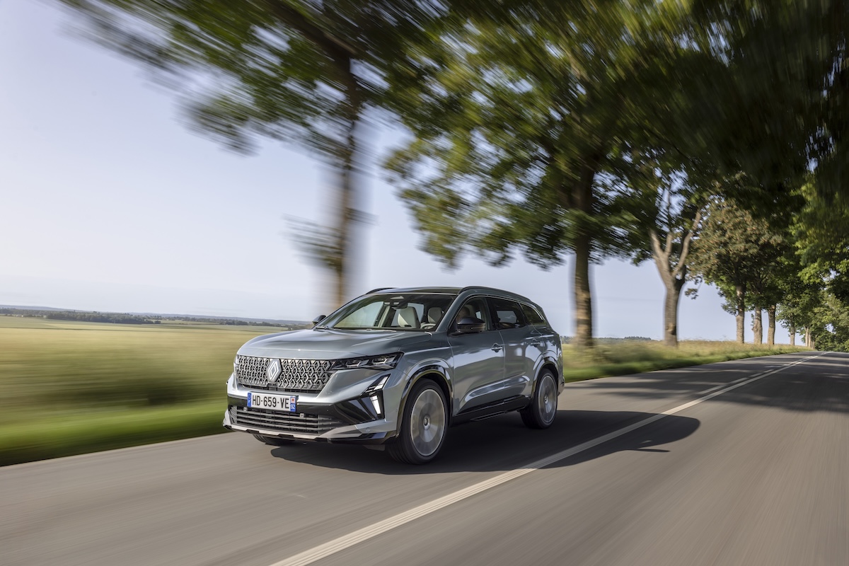 Renault lancia due nuove motorizzazioni Full Hybrid per Espace e Symbioz