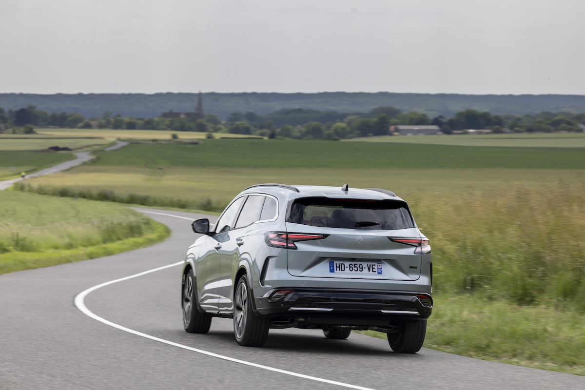 Renault lancia due nuove motorizzazioni Full Hybrid per Espace e Symbioz