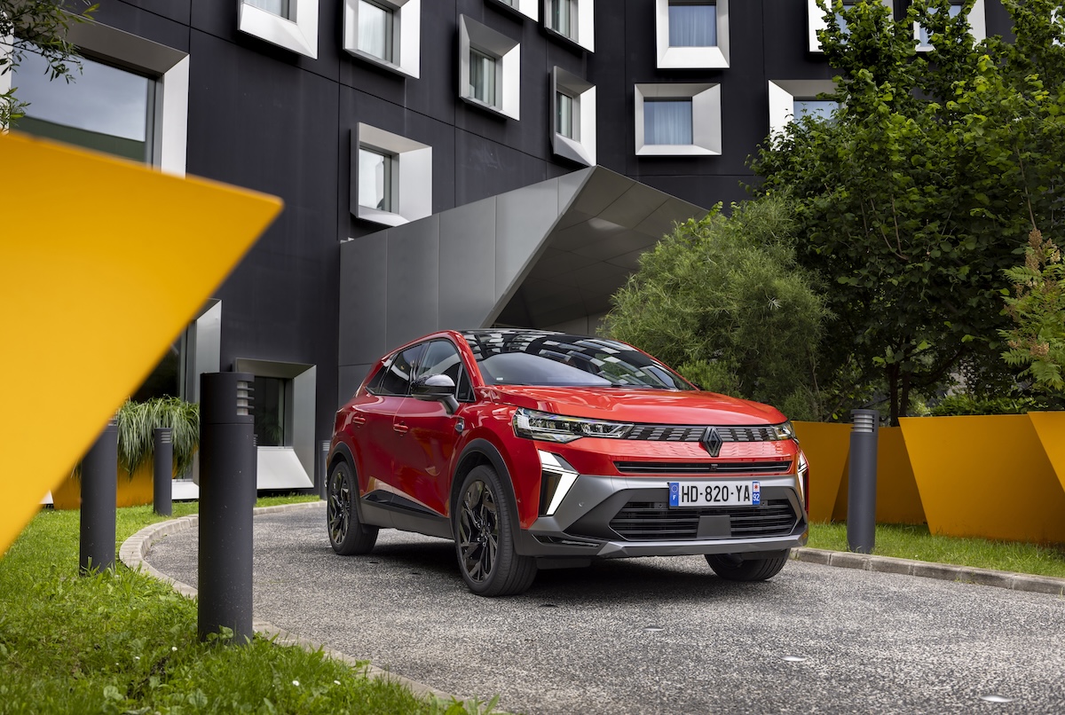 Renault lancia due nuove motorizzazioni Full Hybrid per Espace e Symbioz