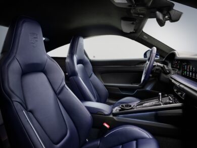 Porsche celebra i 40 anni con 911 e Taycan by Ferragamo