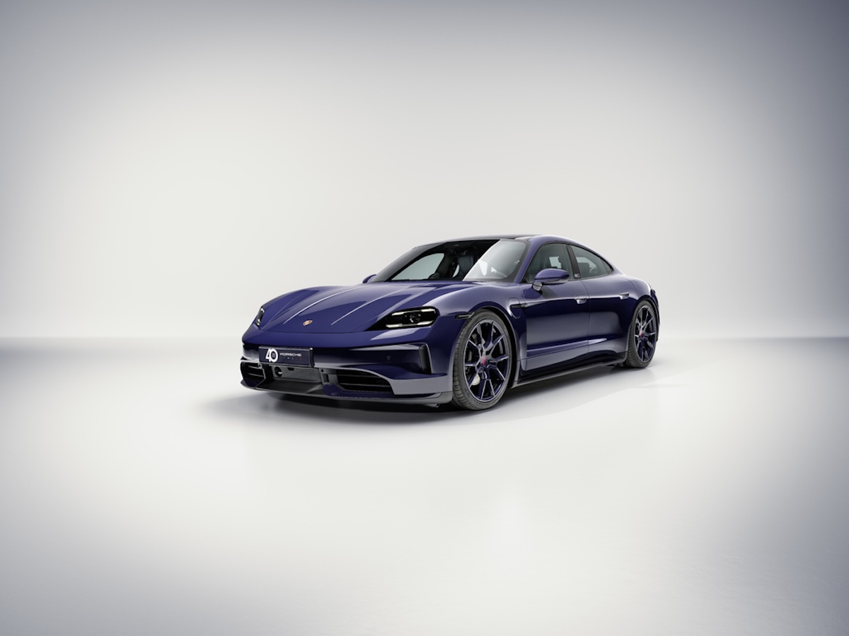 Porsche celebra i 40 anni con 911 e Taycan by Ferragamo Porsche celebra i 40 anni con 911 e Taycan by Ferragamo