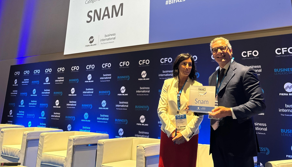 Snam premiata al CFO Summit 2025 per la strategia finanziaria sostenibile Snam premiata al CFO Summit 2025 per la strategia finanziaria sostenibile