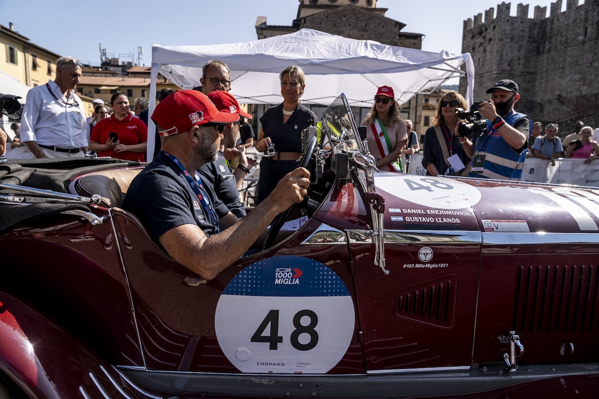 1000 Miglia 2025, Vesco-Salvinelli su Alfa Romeo 6C 1750 SS vincono per la sesta volta