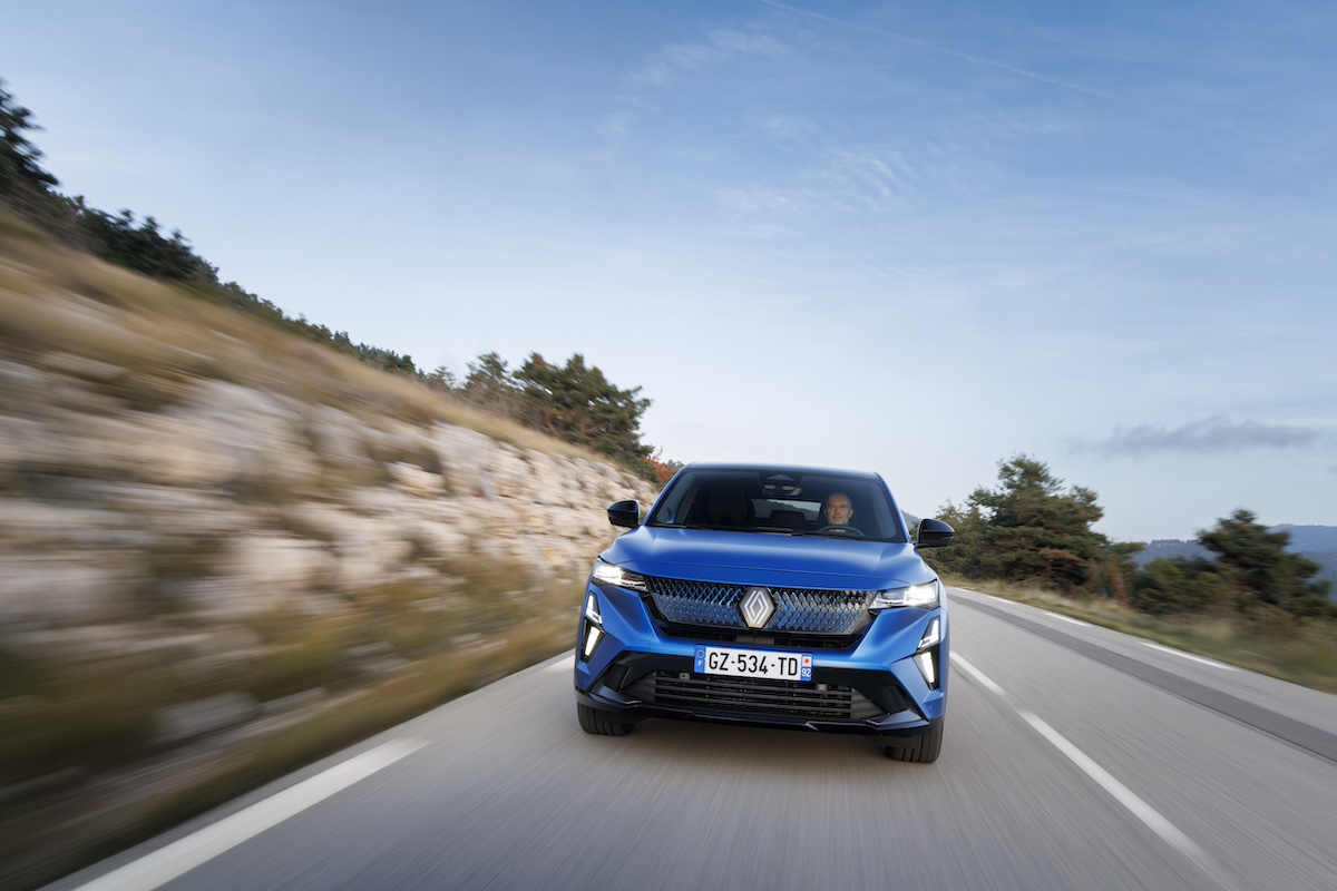Renault E-Tech Full Hybrid, l’ibrido ispirato alla Formula 1 Renault E-Tech Full Hybrid, l’ibrido ispirato alla Formula 1