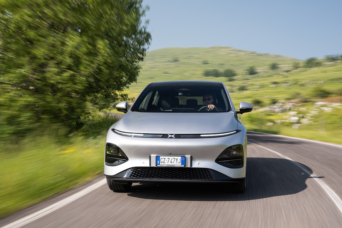 XPENG G6, il SUV coupé elettrico che parla al futuro