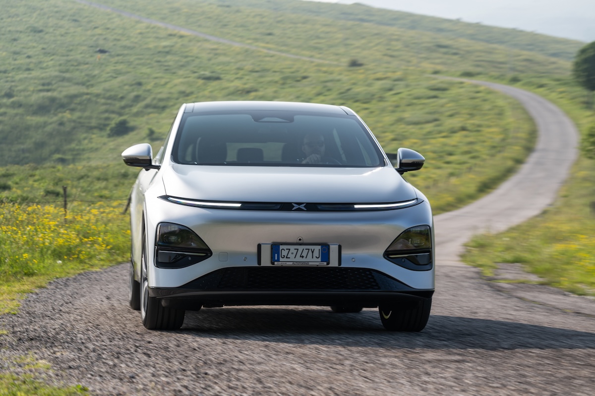 XPENG G6, il SUV coupé elettrico che parla al futuro
