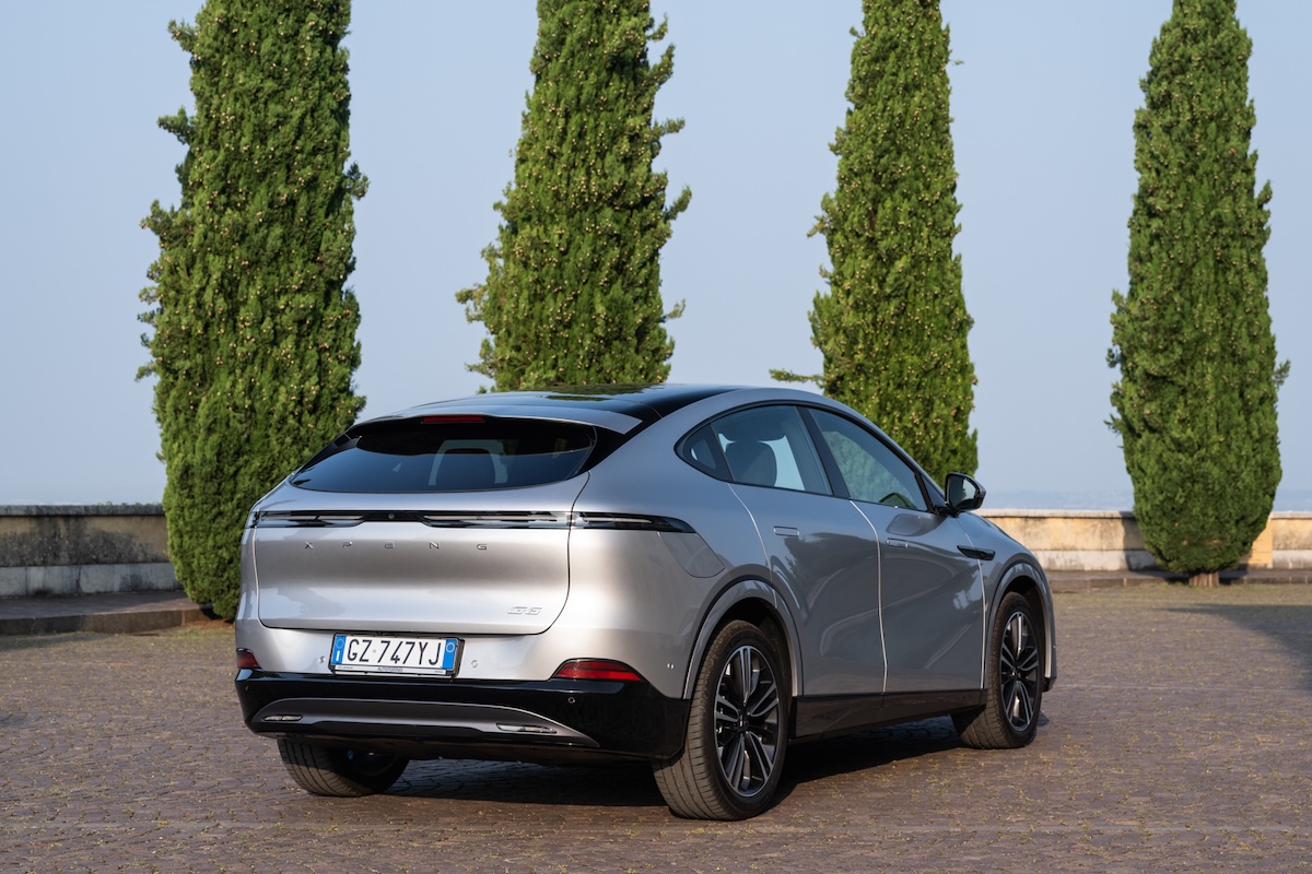 XPENG G6, il SUV coupé elettrico che parla al futuro
