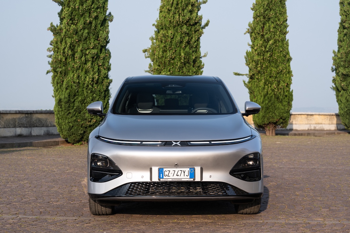 XPENG G6, il SUV coupé elettrico che parla al futuro