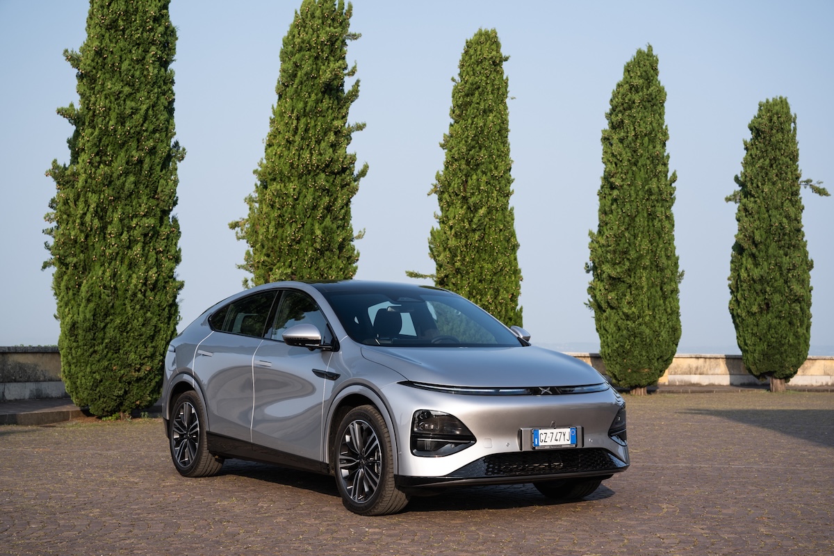 XPENG G6, il SUV coupé elettrico che parla al futuro