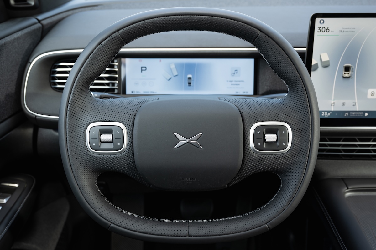 XPENG G6, il SUV coupé elettrico che parla al futuro