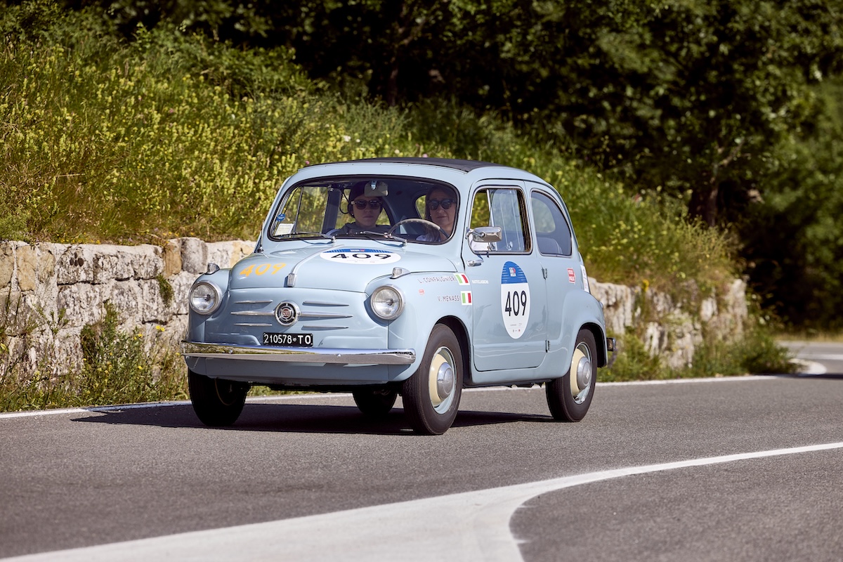 FIAT 600 e Abarth protagoniste alla 1000 Miglia 2025 FIAT 600 e Abarth protagoniste alla 1000 Miglia 2025