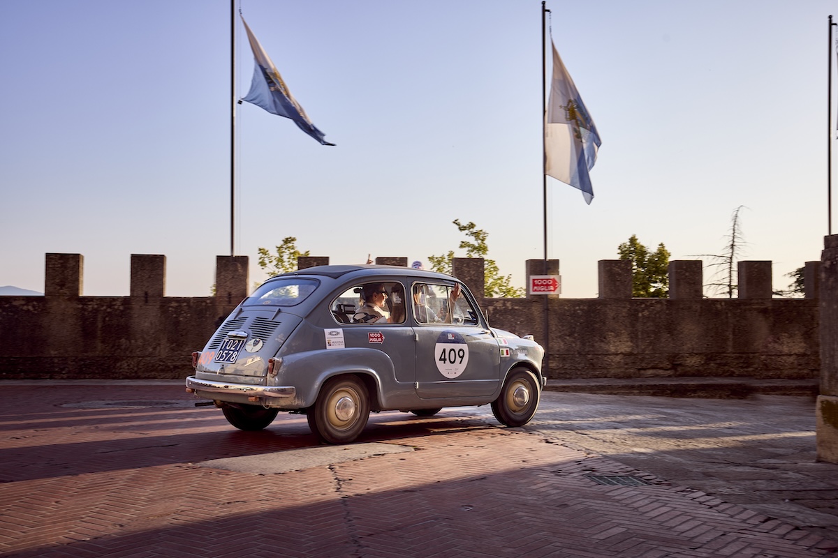 FIAT 600 e Abarth protagoniste alla 1000 Miglia 2025 FIAT 600 e Abarth protagoniste alla 1000 Miglia 2025