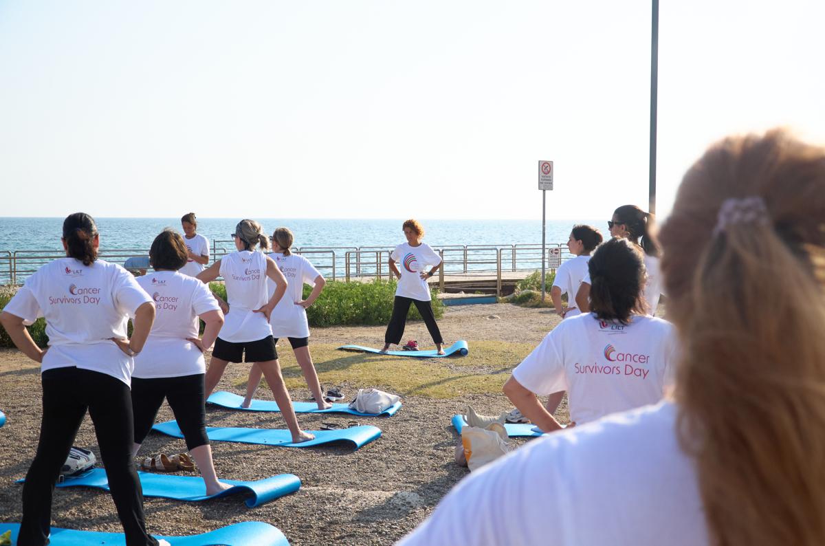LILT Bari, seduta di yoga al sorgere del sole a Pane e Pomodoro