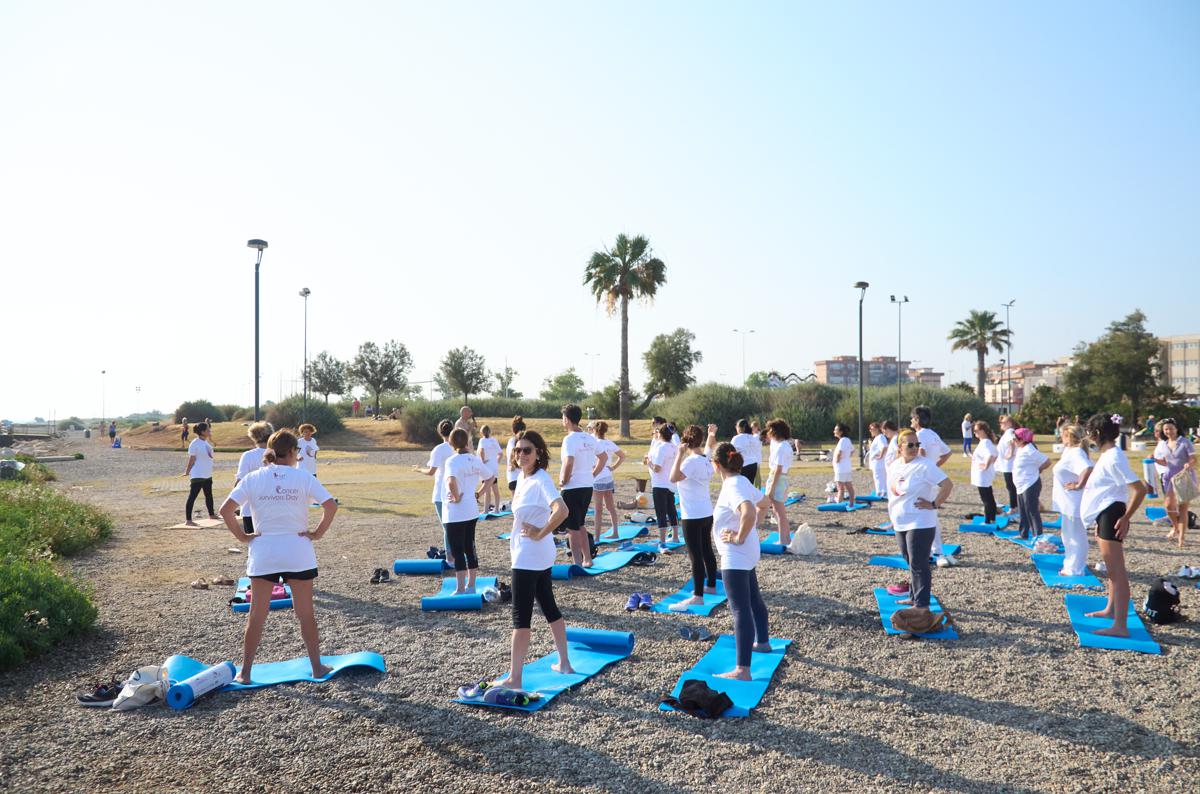 LILT Bari, seduta di yoga al sorgere del sole a Pane e Pomodoro