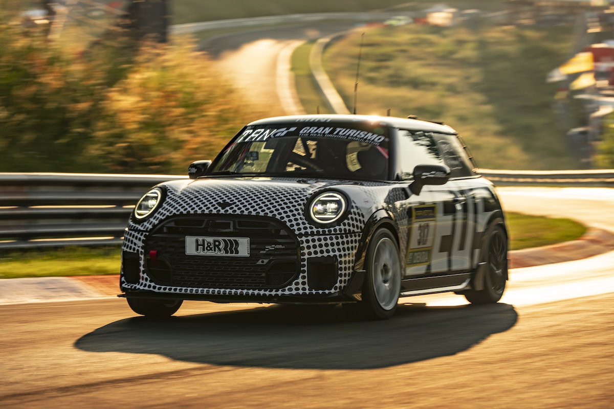 MINI JCW e Bulldog Racing sul podio alla 24 Ore del Nürburgring