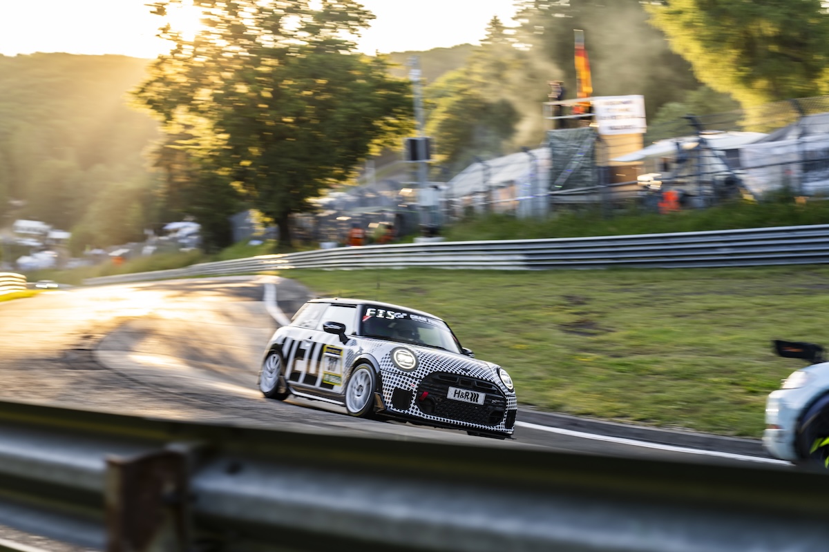 MINI JCW e Bulldog Racing sul podio alla 24 Ore del Nürburgring