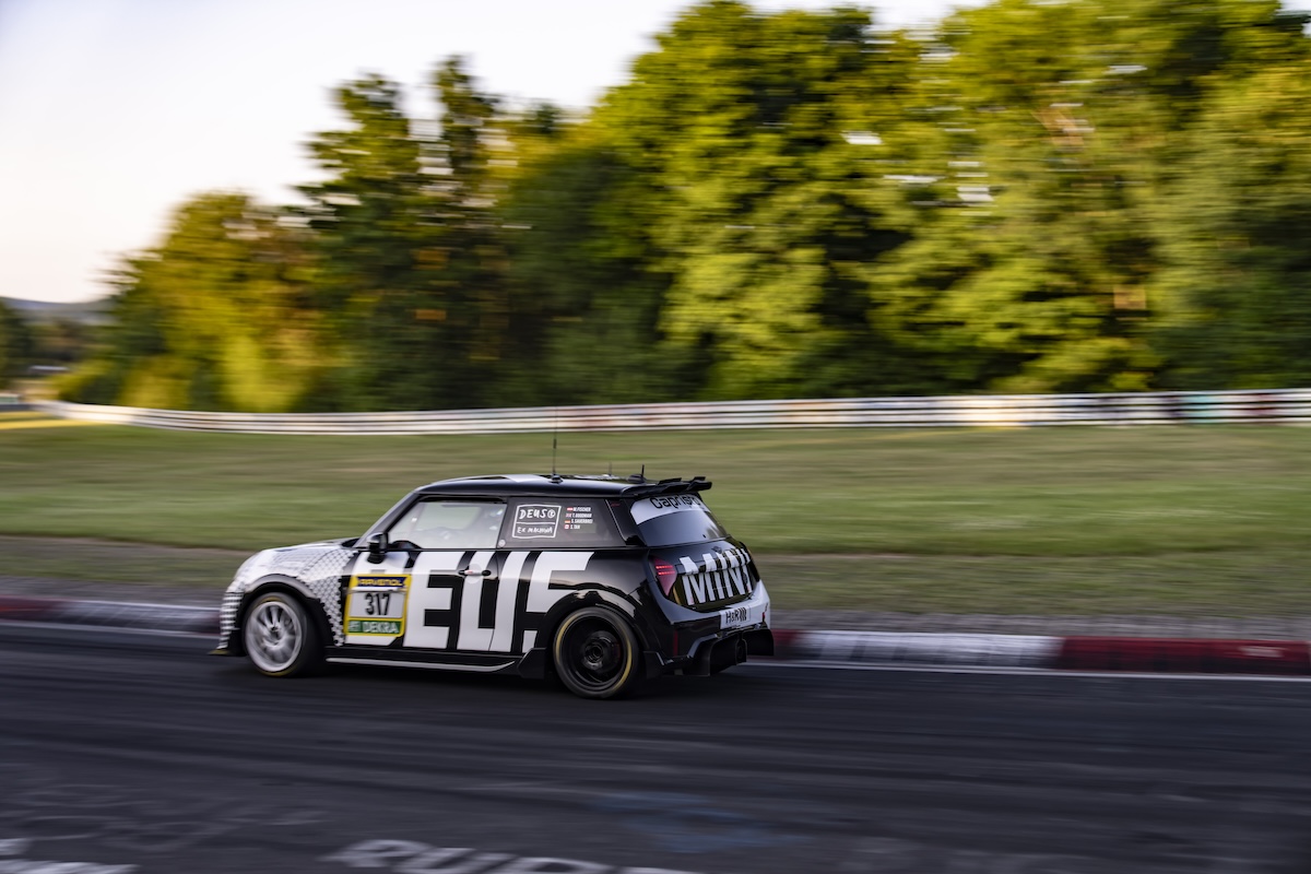 MINI JCW e Bulldog Racing sul podio alla 24 Ore del Nürburgring