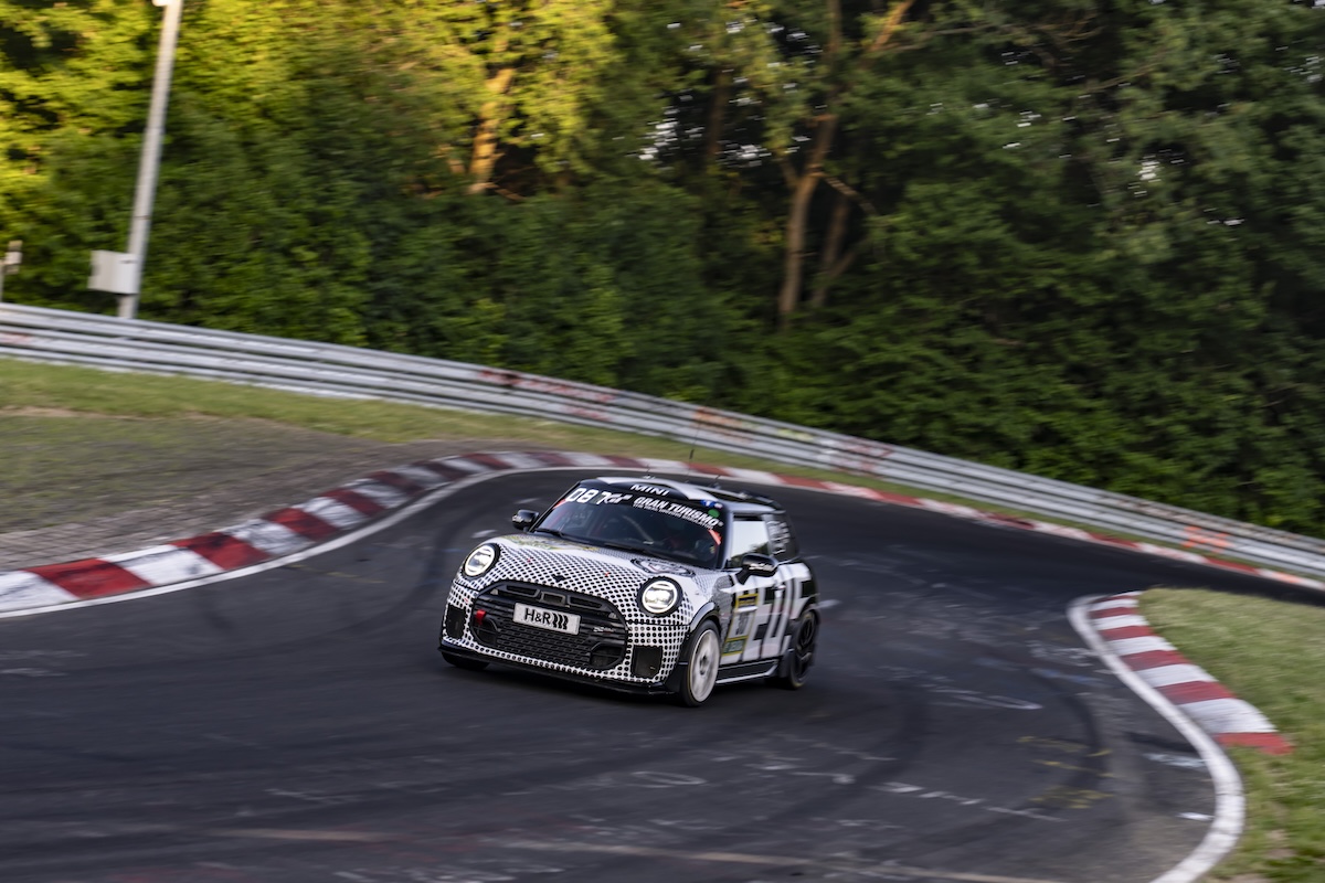 MINI JCW e Bulldog Racing sul podio alla 24 Ore del Nürburgring