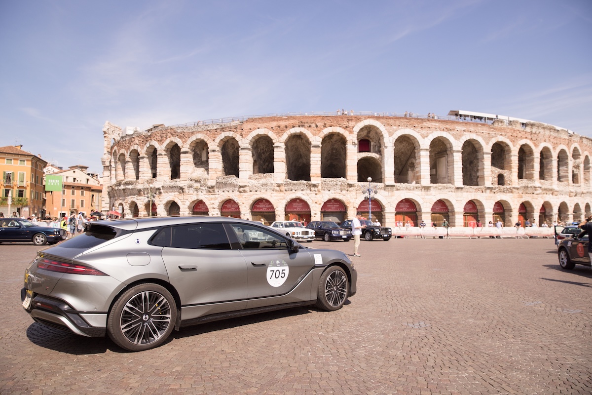 Denza Z9 GT debutta alla 1000 Miglia Green: lusso elettrico in gara Denza Z9 GT debutta alla 1000 Miglia Green: lusso elettrico in gara