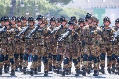 Esercito Italiano, i numeri: uomini e mezzi (compresa aviazione e marina)