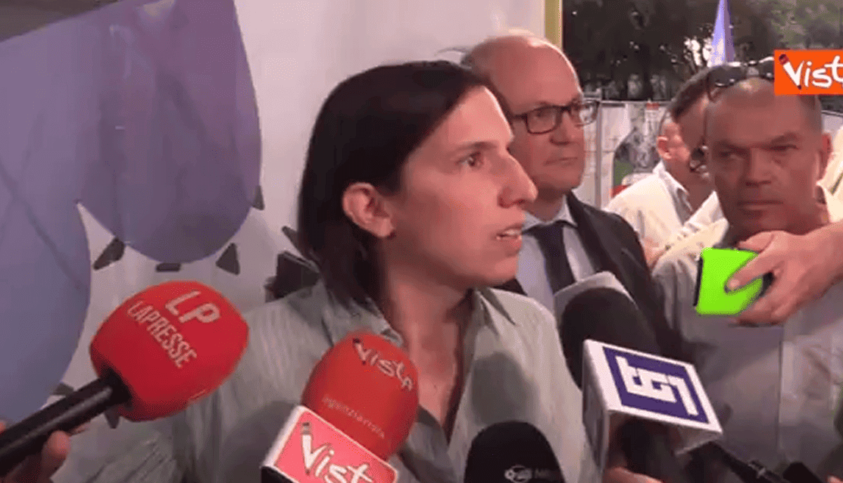 L’Ue si arma, Schlein: “Aumentare la spesa militare al 5% comporterebbe la fine dello stato sociale in Italia” L’Ue si arma, Schlein: “Aumentare la spesa militare al 5% comporterebbe la fine dello stato sociale in Italia”