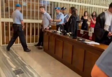 Impagnatiello, la Corte conferma l’ergastolo. Lui batte il pugno sul tavolo e viene portato via. VIDEO