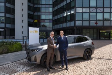 BMW Italia ed ENI alleate per la mobilità sostenibile: biocarburanti e ricariche elettriche al centro dell’accordo
