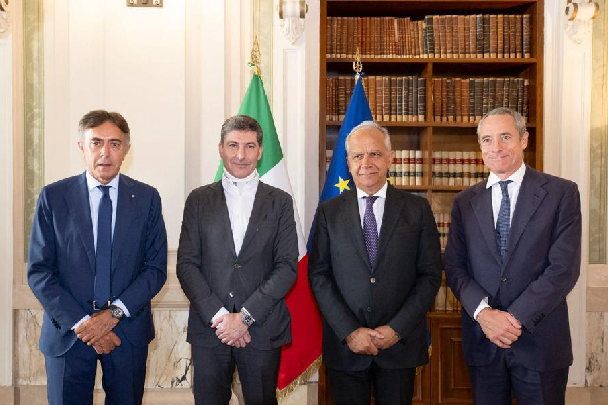 Poste Italiane e Polizia di Stato insieme per rafforzare la sicurezza cibernetica dei servizi pubblici Poste Italiane e Polizia di Stato insieme per rafforzare la sicurezza cibernetica dei servizi pubblici
