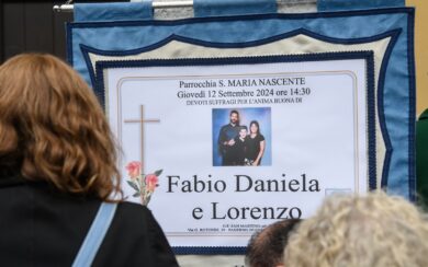 Paderno, condannato a 20 anni il giovane che sterminò la sua famiglia con 108 coltellate